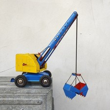 Giocattolo escavatore latta usato  Brescia