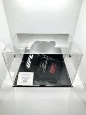 Usado, CHARLES OLIVEIRA UFC MMA GLOVE HAND SIGNED GENUINE CERTIFICATE SHOWCASE + COA comprar usado  Enviando para Brazil