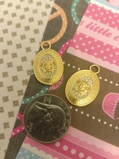 Lote de 2 Berloques Versace Tom Dourado com Zíper  comprar usado Lote de 2 Berloques Versace Tom Dourado com Zíper  comprar usado  Enviando para Brazil