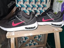 Chaussures baskets nike d'occasion  Neuilly-Plaisance