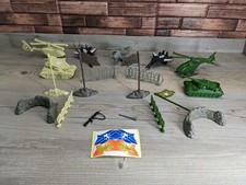 Conjunto de 21 peças Bravo Force bege e verde helicóptero bunker bandeira decalque arame farpado comprar usado  Enviando para Brazil
