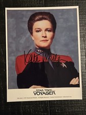 Foto vintage dos anos 90 Star Trek Voyager Kate Mulgrew assinada comprar usado  Enviando para Brazil
