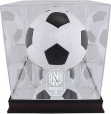 Vitrine de bola de futebol logotipo time de mogno Nashville SC comprar usado Vitrine de bola de futebol logotipo time de mogno Nashville SC comprar usado  Enviando para Brazil