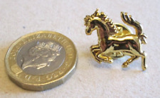 Pino de lapela/gravata/chapéu Ferrari x 2 emblema tom dourado, usado comprar usado  Enviando para Brazil