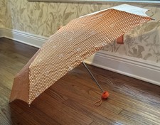 Usado, Guarda-chuva dobrável laranja Tory Burch com logotipo branco e bolinhas comprar usado  Enviando para Brazil