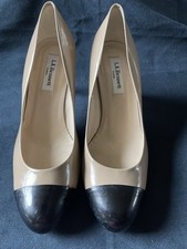 Bennett court shoes for sale  HELSTON
