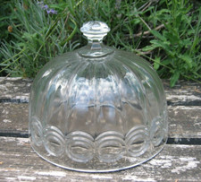 Ancienne cloche fromage.. d'occasion  Neuville-aux-Bois