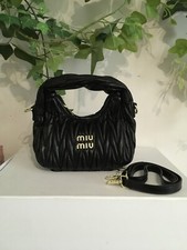 Sac main noir d'occasion  Lapalud