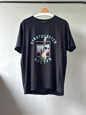Męska czarna koszulka Uniqlo x Fender Stratocaster gitara z nadrukiem graficznym rozmiar L na sprzedaż  PL