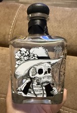 Don Julio 70 Cristalino Willy Chavarria Edition GARRAFA VAZIA Caveiras de Tequila comprar usado Don Julio 70 Cristalino Willy Chavarria Edition GARRAFA VAZIA Caveiras de Tequila comprar usado  Enviando para Brazil