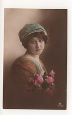 Young woman flowers d'occasion  Expédié en Belgium
