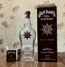 Jack Daniel’s 1954 Gold Medal Series Bruxelas Bélgica garrafa vazia com caixa e etiqueta comprar usado Jack Daniel’s 1954 Gold Medal Series Bruxelas Bélgica garrafa vazia com caixa e etiqueta comprar usado  Enviando para Brazil