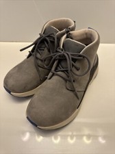 Ugg boys big for sale  Lewisville