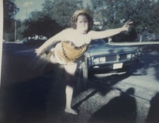 Foto Polaroid original vintage jovem bailarina posa tons de Diane Arbus comprar usado  Enviando para Brazil