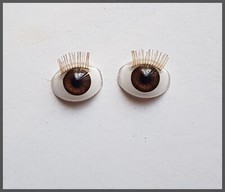 Pair eyes with d'occasion  Expédié en Belgium