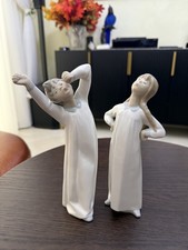 Lote de 2 estátuas de estatueta de porcelana Lladro menino bocejando e menina Espanha comprar usado  Enviando para Brazil