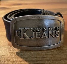 Calvin Klein Jeans Unissex Cinto de Couro Preto Logotipo de Metal Fivela 44” Vintage Anos 90’ comprar usado  Enviando para Brazil