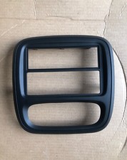 Painel interno central fachada OPEL VIVARO (2014>17) 682603912R comprar usado  Enviando para Brazil