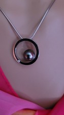 Beau pendentif blanc d'occasion  Belley