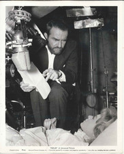 FOTO VINTAGE 10X8 MONTGOMERY CLIFT SUSANNAH YORK MUITO RARA CANDID FREUD comprar usado  Enviando para Brazil