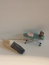 Mini aspiradora y mini tabla de planchar imanes Acme vintage de los años 80 ambos están al tacto segunda mano  Embacar hacia Mexico