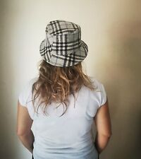 Burberry chapeau tartan d'occasion  Mennecy