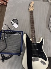 guitare fender stratocaster d'occasion guitare fender stratocaster d'occasion Expédié en Belgium