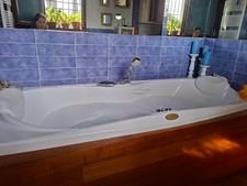 Vasca jacuzzi interno usato  Camaiore