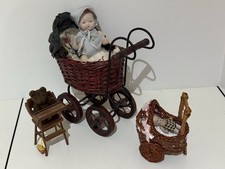 Cadeira alta antiga Repro Bisque Baby-2 carrinhos de vime miniatura casa de bonecas madeira comprar usado  Enviando para Brazil