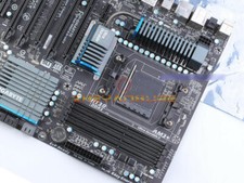 One gigabyte 990fxa usato  Spedire a Italy