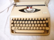 Machine écrire. portative d'occasion  Trévol