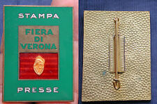 Distintivo smaltato fiera usato  Italia