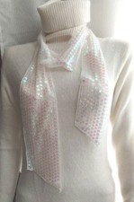 Petit foulard blanc d'occasion  Montigny-le-Bretonneux