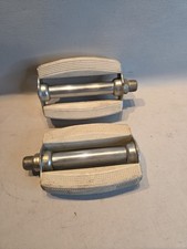 Weco white rubber for sale Weco white rubber for sale  ALFORD