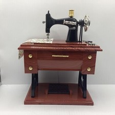 Mini máquina de costura vintage Mdi caixa de música na caixa, funcionando (O6) W#667 comprar usado  Enviando para Brazil