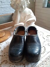 Ancienne paire sabots d'occasion  Villeneuve-la-Guyard