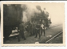Oryginalne zdjęcie żołnierzy Luftwaffe lokomotywa Sycylia Włochy 1941 FE194 na sprzedaż  PL