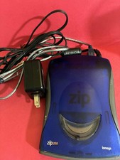 Iomega Zip 250 250MB USB Drive Z250USBPCM USB Azul com Cabos comprar usado Iomega Zip 250 250MB USB Drive Z250USBPCM USB Azul com Cabos comprar usado  Enviando para Brazil