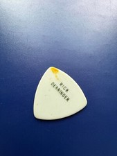 Guitar pick very d'occasion  Expédié en Belgium