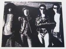 C.J. Foto autografada 8x10 por CJ Ramone Ramones JSA comprar usado  Enviando para Brazil