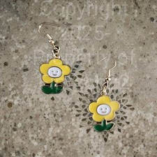 Usado, Handmade Flower Dangle drop Earrings - Color PICTURED  comprar usado Usado, Handmade Flower Dangle drop Earrings - Color PICTURED  comprar usado  Enviando para Brazil