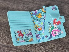 Usado, Carteira 2022 Disney Vera Bradley Ariel Pequena Sereia comprar usado  Enviando para Brazil