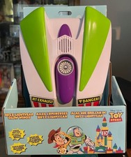 LUZES E SOM DISNEY STORE BUZZ LIGHTYEAR GLOW WINGS *novo* comprar usado  Enviando para Brazil