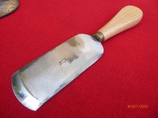 Couteau parer relieur d'occasion Couteau parer relieur d'occasion  Le Breil-sur-Mérize