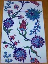 Azulejo cerâmico turco levantado Iznik cravo e padrão floral 9 7/8" x 15 3/4", usado comprar usado Azulejo cerâmico turco levantado Iznik cravo e padrão floral 9 7/8" x 15 3/4", usado comprar usado  Enviando para Brazil