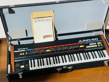 Roland JUNO-60 61 teclas sintetizador analógico vintage lindo estado estojo rígido comprar usado  Enviando para Brazil