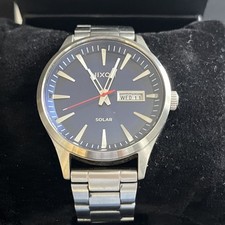 Relógio analógico de aço inoxidável Nixon "Sentry Solar SS" (raio solar marinho/prata) comprar usado  Enviando para Brazil