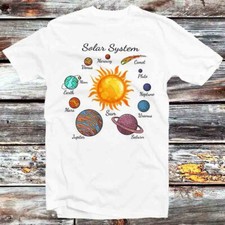 Camiseta Sistema Solar Sol Terra Cometa Plutão Saturno Lua Vênus Marte B881 comprar usado  Enviando para Brazil