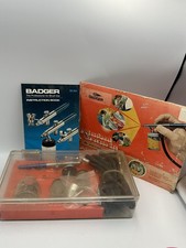 Conjunto de aerógrafo profissional vintage Badger com caixa de plástico e manual - Usado EUA comprar usado Conjunto de aerógrafo profissional vintage Badger com caixa de plástico e manual - Usado EUA comprar usado  Enviando para Brazil