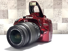 Câmera Digital SLR Nikon D3200 Vermelha 24.2MP com 18-55mm f/3.5-5.6 G VR II, bolsa nova, usado comprar usado Câmera Digital SLR Nikon D3200 Vermelha 24.2MP com 18-55mm f/3.5-5.6 G VR II, bolsa nova, usado comprar usado  Enviando para Brazil